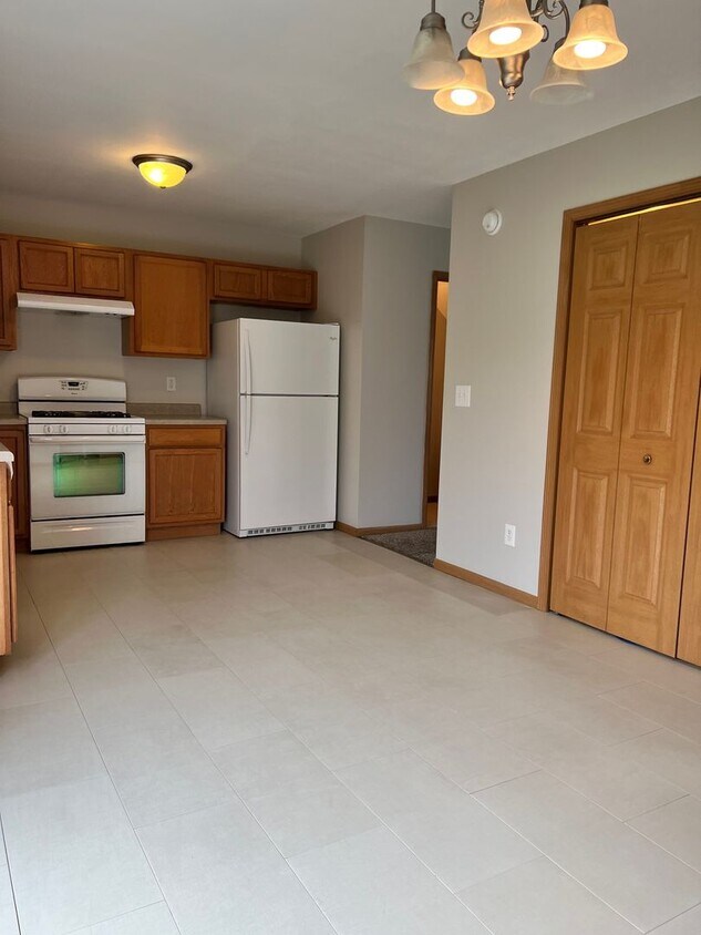 Foto principal - 1806 Dainesway Dr