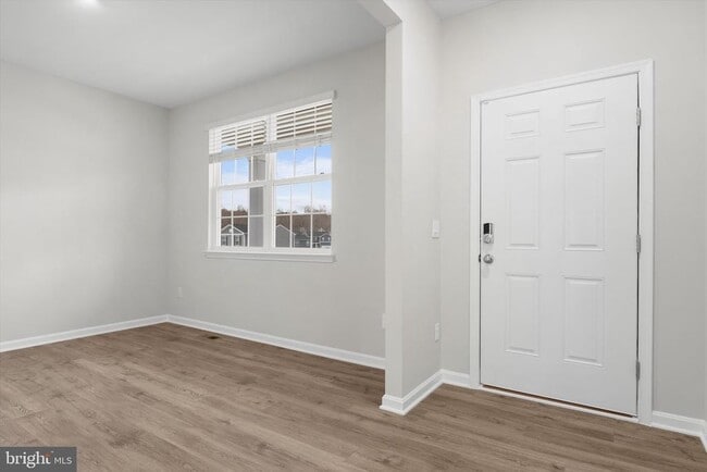 Building Photo - 3210 White Tail Dr