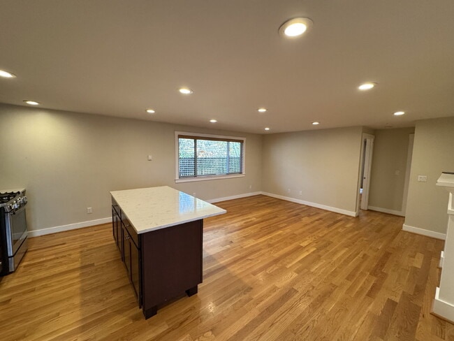 Foto del edificio - Beautiful 2-bedroom in SE Portland Sunnyside Neighborhood, Near Laurelhurst Park
