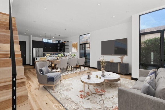 Foto del edificio - 922 W Clark Ave