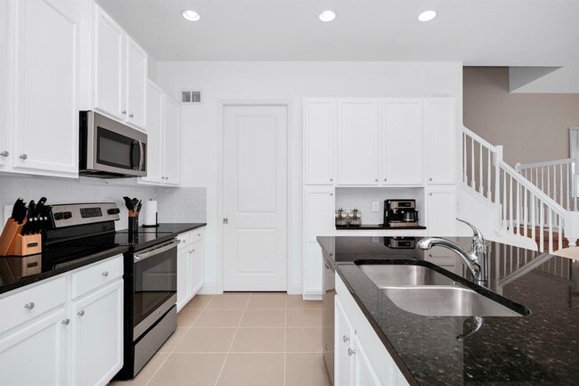 Building Photo - 302 Captiva Dr