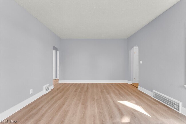 Foto del edificio - 9520 S Highland Ave