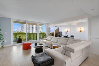 Building Photo - 3908 S Ocean Blvd