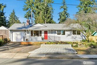 Building Photo - 16326 Lake Hills Blvd