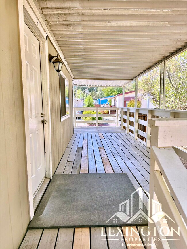 Building Photo - Beautifully Remodeled, 3BD/2BA, Modular Ho...