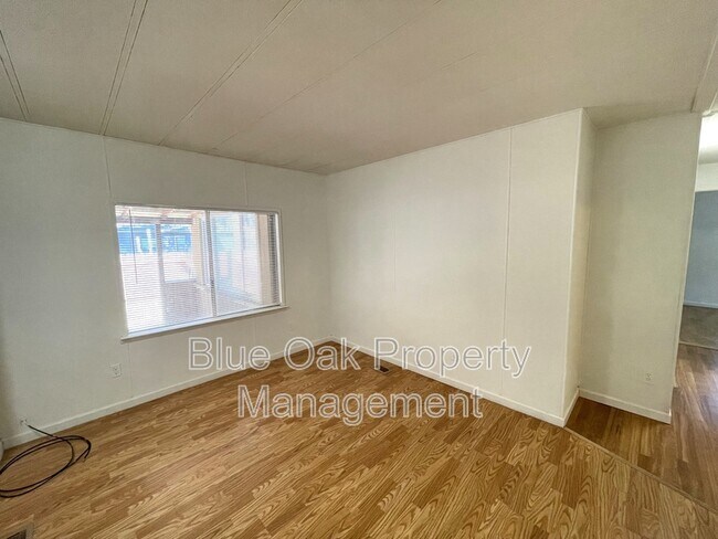 Foto del edificio - 9390 Lott Rd