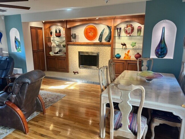 Building Photo - Charming Historic Point Loma Home! Featuri...