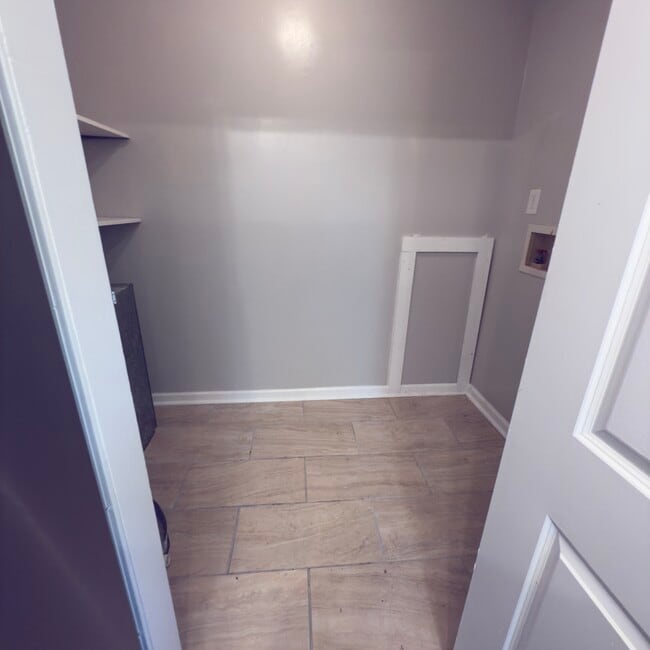 Building Photo - 6343 Cadbury Dr NW