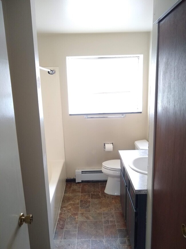 Foto del edificio - 1123 Cedar Ln