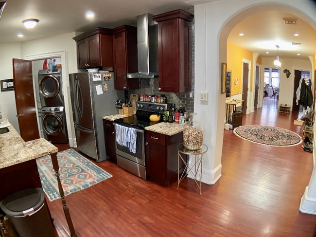 Photo - 1921 Walnut St House