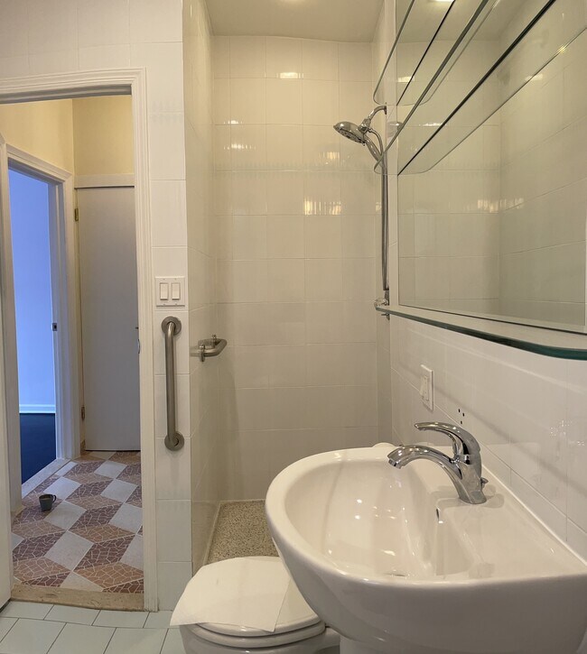 Foto del edificio - 1535 E 31st St