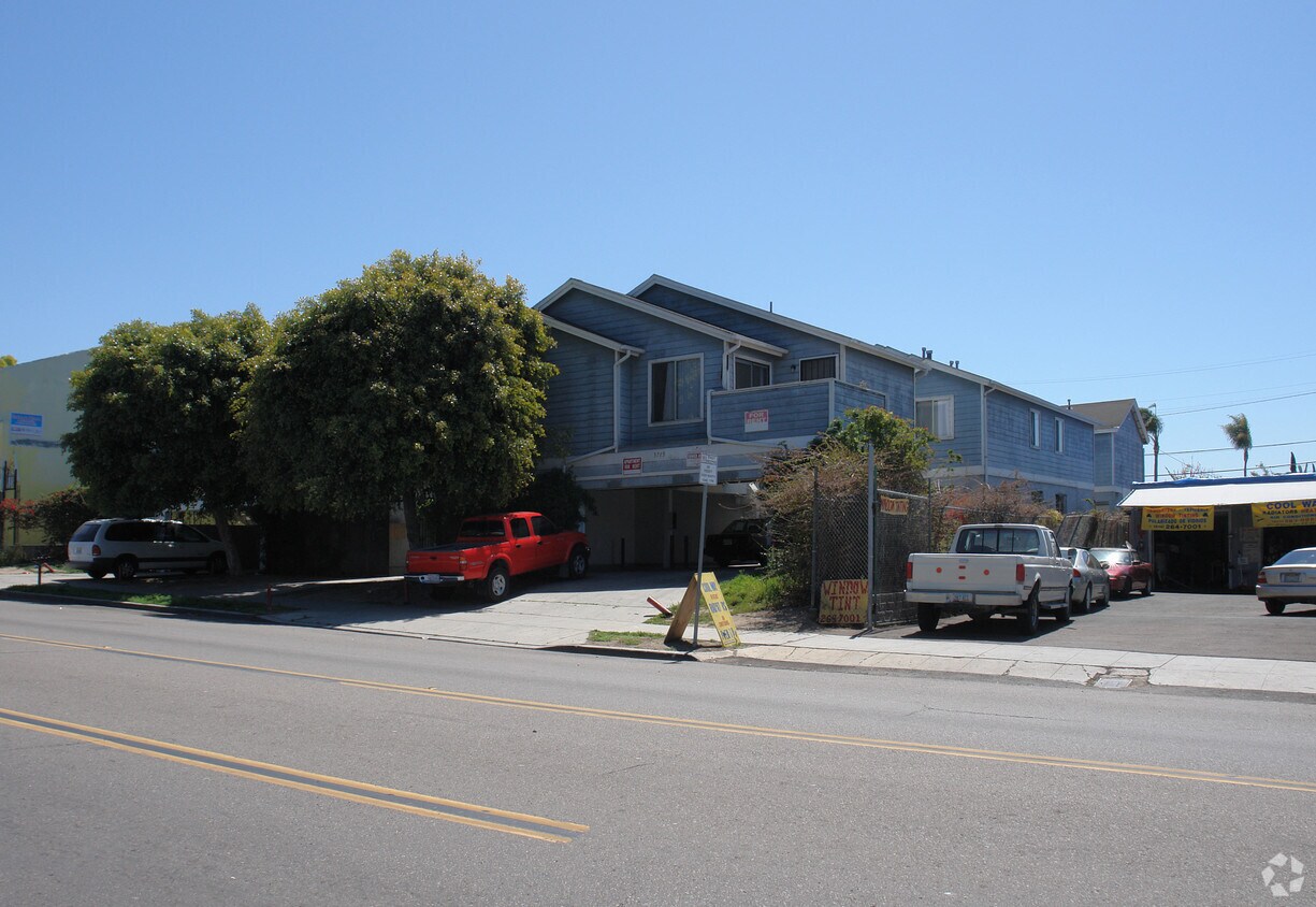 Primary Photo - National View Apartments