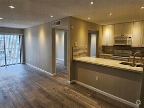 Building Photo - 2816 S Bartell Dr
