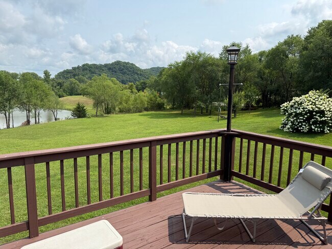 Patio interior - 103 Sand Lake Ct