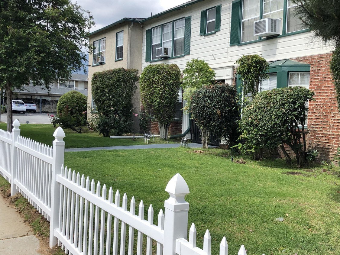 Primary Photo - 410 S Sierra Madre Blvd