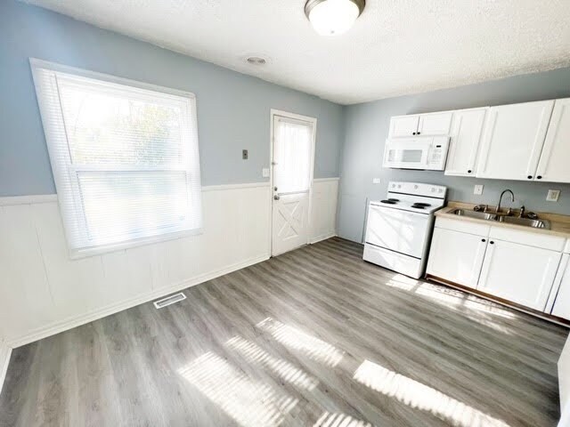 Foto del edificio - 4952 Albany Meadow