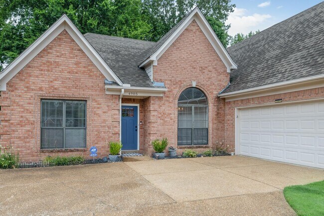 Foto del edificio - 4905 Springtree Dr