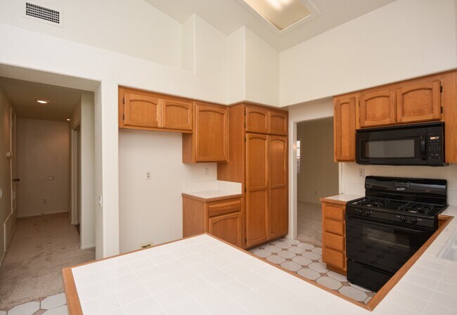Building Photo - Beautiful 1 Story Home Walking Distance to...