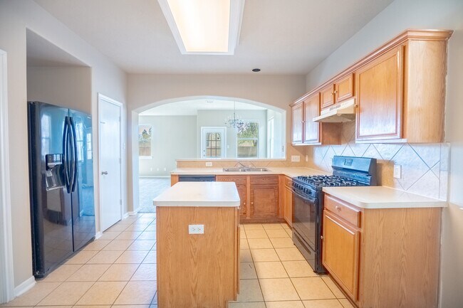 Foto del edificio - 827 Forest Hillside Ln