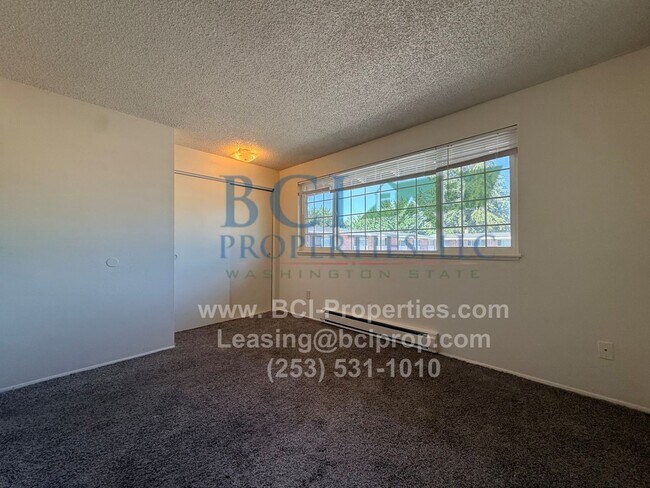 Building Photo - Deville Townhomes
