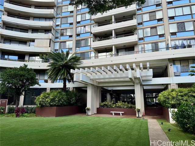 Building Photo - 2333 Kapiolani Blvd