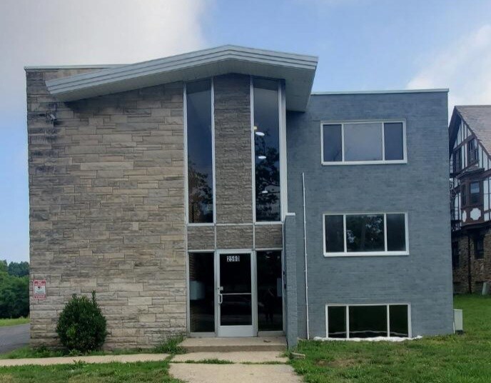 Primary Photo - 2560 Harrison Ave