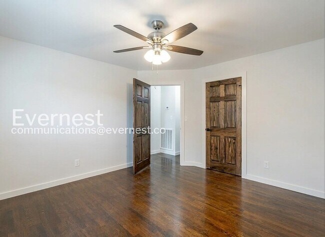 Foto del edificio - 167 W Ridgewood Ave