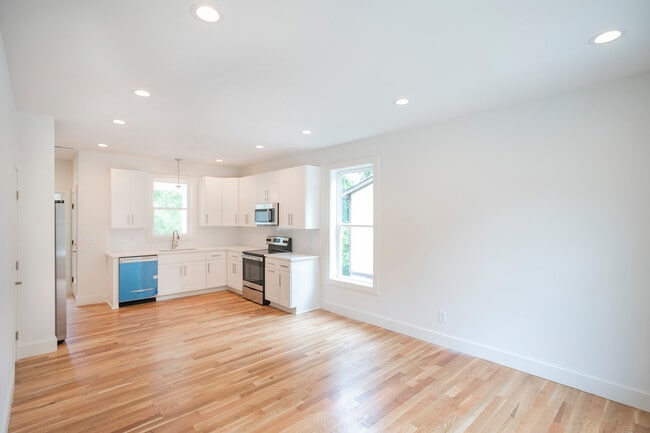 Foto del edificio - 230 Lanier Dr