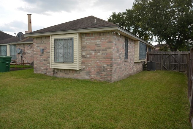 Building Photo - 14403 E Glen Willow Rd