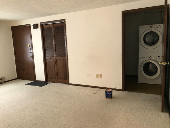 Building Photo - 88 Wellington Ct