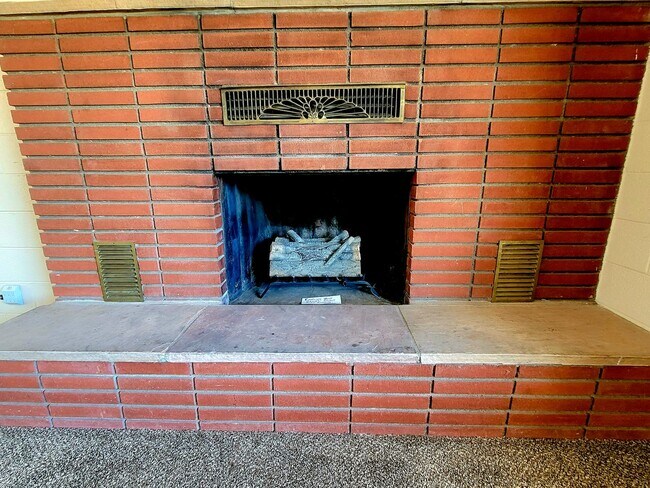 Foto del edificio - Eclectic 2 Bedroom 1 Bathroom Home
