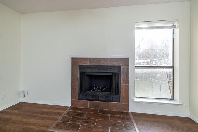 Foto del edificio - 8109 Foxfire Ln