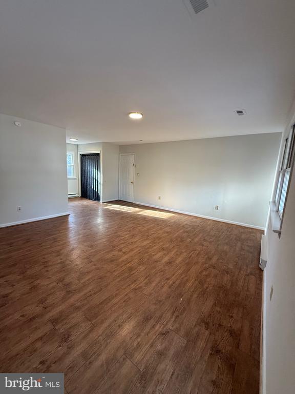 Foto del edificio - 4364 Albemarle Ct