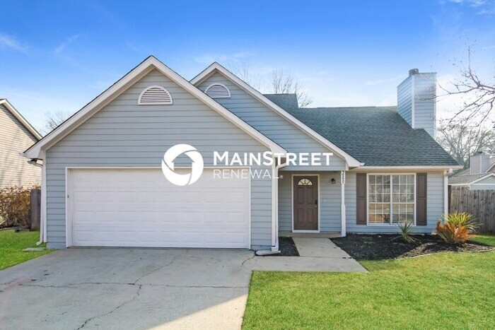 3 Bedroom Pet-Friendly Home in Rex, GA with Main Street Renewal - 3 Bedroom Pet-Friendly Home in Rex, GA with Main Street Renewal