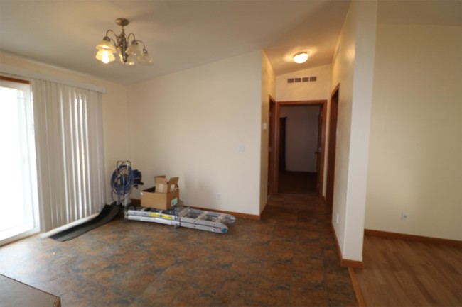 Building Photo - 12300 Clarks Creek Rd