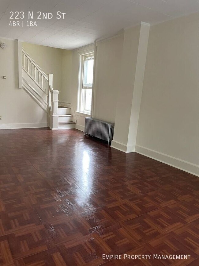Foto del edificio - 4 Bedroom/ 1 Bathroom House in Allentown!