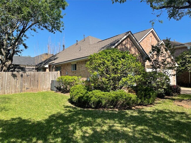 Building Photo - 607 Calloway Dr
