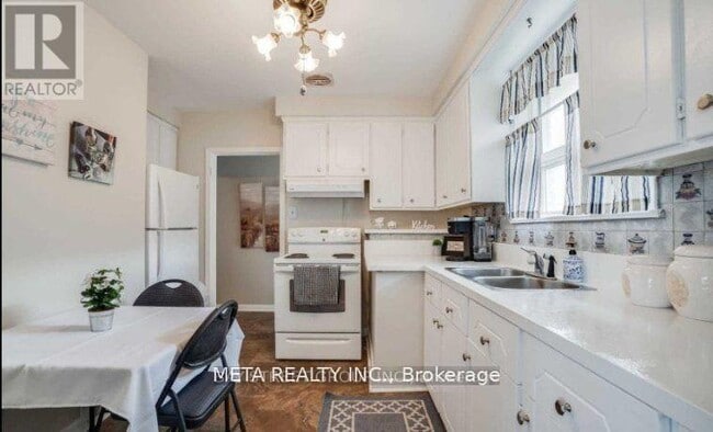 Building Photo - 101 Greenock Ave