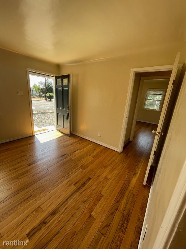 Foto del edificio - 3 br, 1 bath House - 1201 Ralston Street