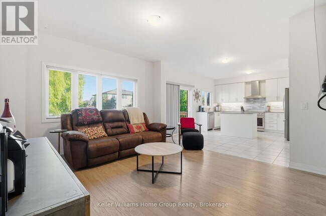 Building Photo - 425 Adelaide St