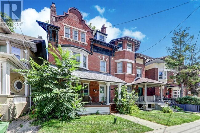 Photo du bâtiment - 173-173 Spadina Rd