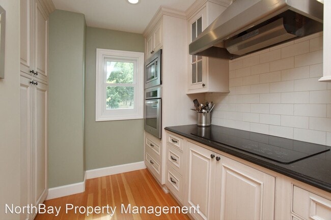 Building Photo - 3 br, 1.5 bath House - 5110 Gravenstein