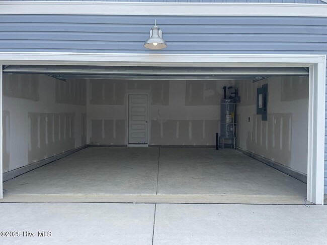 Building Photo - 454 Ladyfish Loop NW
