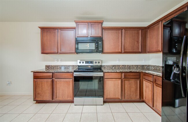 Building Photo - 8218 Hall View Dr
