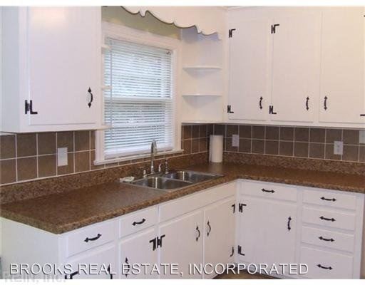 Foto del edificio - 3 br, 2 bath House - 15 Corbin Drive