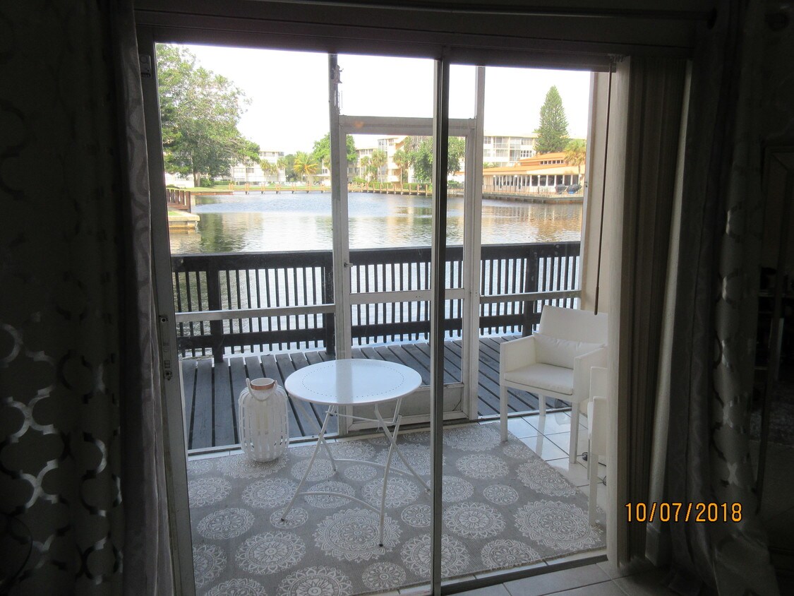 Hermosas vistas del canal, balcón cerrado. - 2775 Taft St