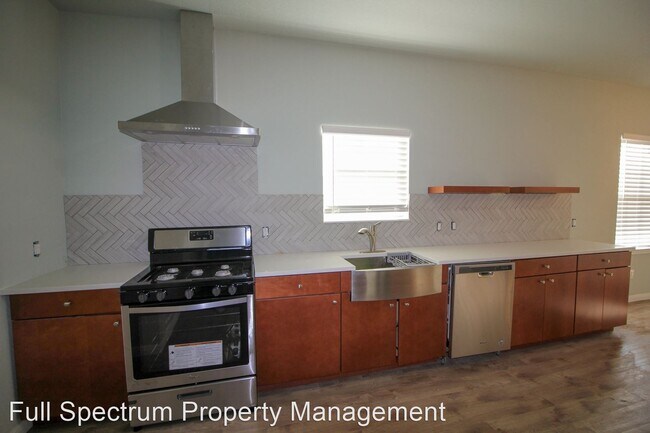 Foto del edificio - 3 br, 2 bath House - 410 Cactus St