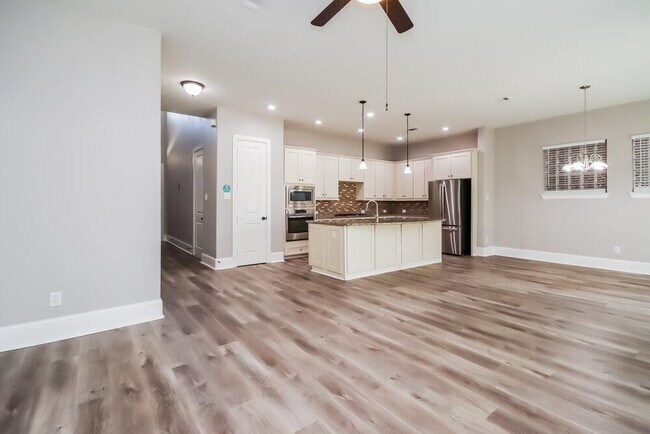 Foto del edificio - 8840 Ashbloom Ln