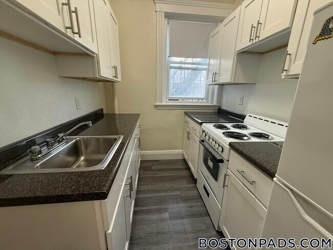 Building Photo - 1185 Boylston St