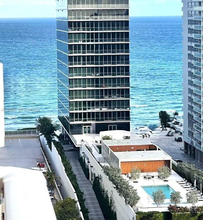 Foto del edificio - 1985 S Ocean Dr